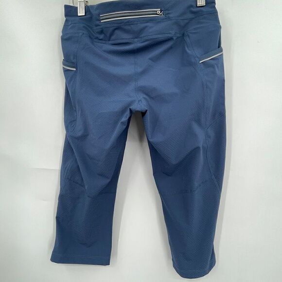 Athleta Dark Teal Blue Dobby Be Free Knicker Capri Leggings Size Small - Picture 4 of 5